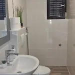 Bruno's House 아파트 *