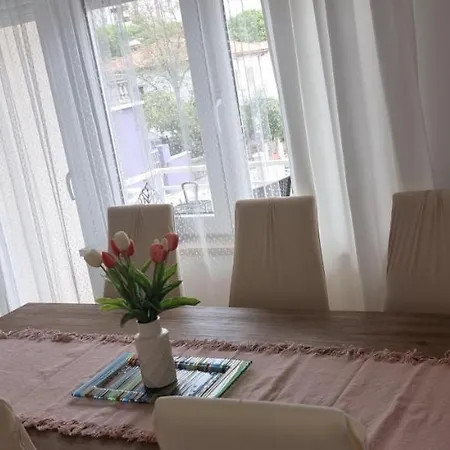 Bruno's House דירה