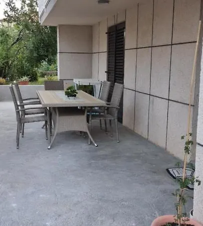Bruno's House דירה
