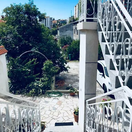 Bruno's House Daire *