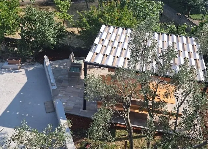 Bruno's House アパート *