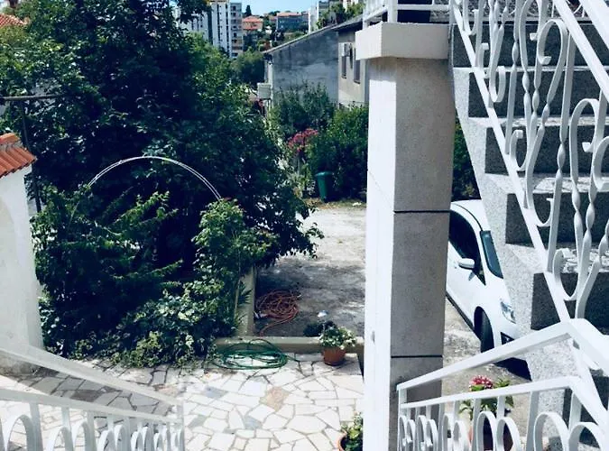 Bruno's House Apartman *